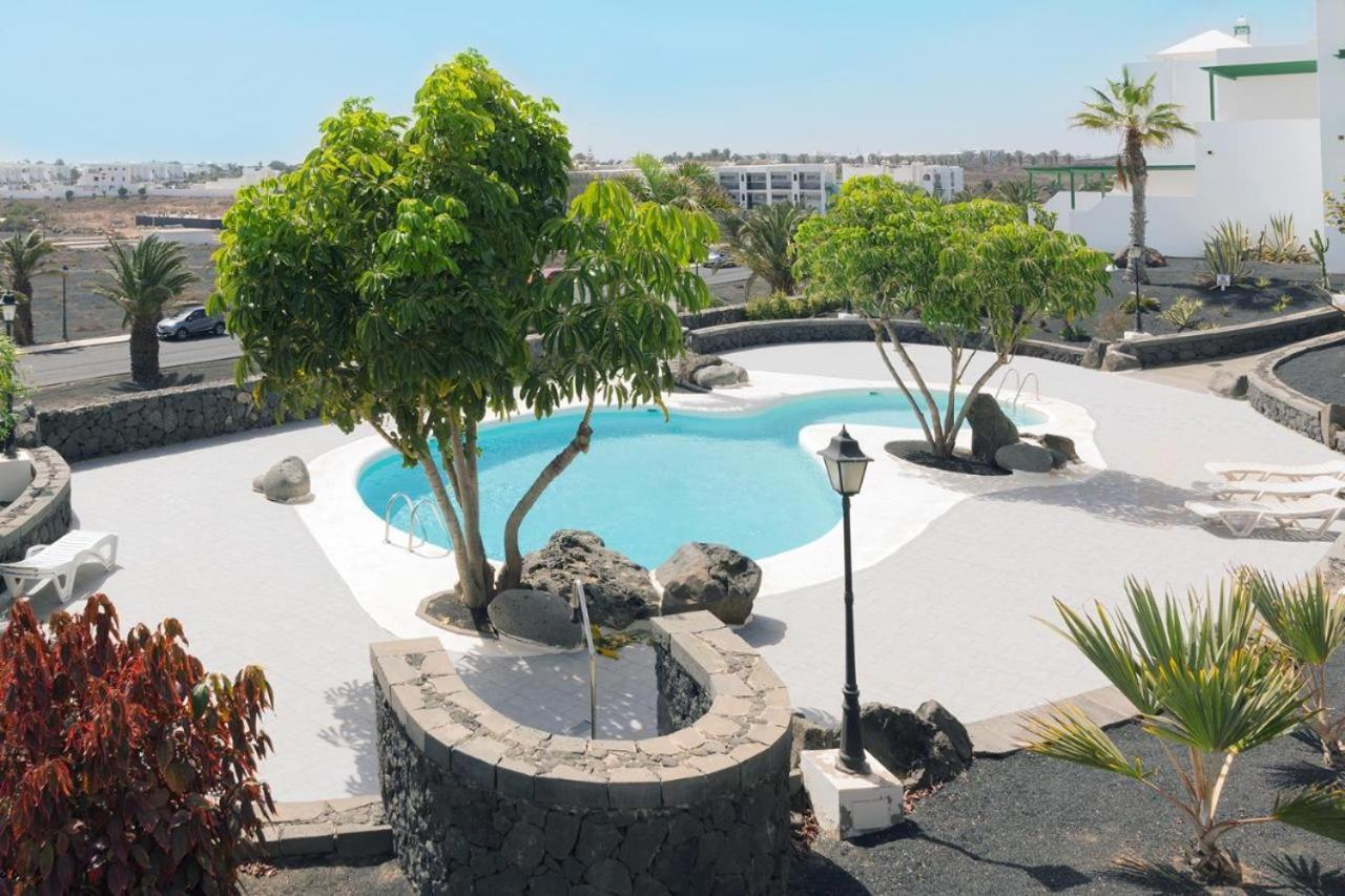 Apartamento Om Con Piscina Y Vistas Al Mar Apartment Costa Teguise Ngoại thất bức ảnh